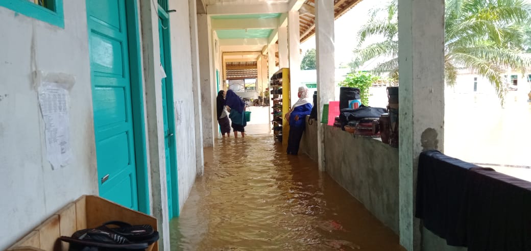 Banjir di Ngabang, 135 Santri Masih Bertahan di Pondok Pesantren Al-Muslimun