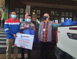 Bantu Masyarakat Terdampak Pandemi, 250 Paket Sembako Diberikan ke Pemprov Kalbar
