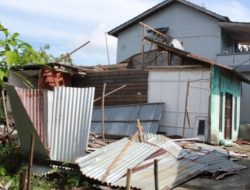 Puluhan Rumah Hancur Karena Puting Beliung, Banyak Warga yang Tunggu Bantuan di Pontianak Timur