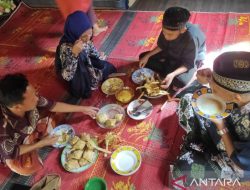 Patlau dan Ketupat Makanan Khas Lebaran di Sungai Jaga Kabupaten Bengkayang