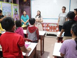 Karolin Dukung Les Bahasa Mandarin untuk Generasi Muda di Landak