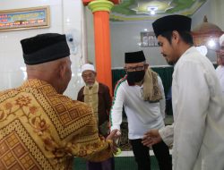 Salat Jumat di Masjid Sungai Kunyit, Gubernur Kalbar Sampaikan Pentingnya Pendidikan