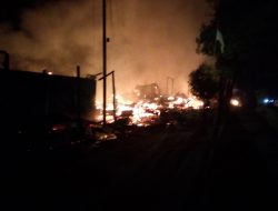 11 Unit Bangunan di Desa Nanga Biang Sanggau Hangus Terbakar