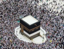 Mengapa Pemerintah Melipatgandakan Biaya Haji 2023?
