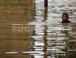 FOTO: Sejumlah Wilayah Jakarta Terendam Banjir
