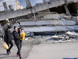 Korban Tewas Lampaui 17.000, Tim SAR Terus Mencari Korban Gempa di Turki dan Suriah