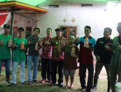 Panen Raya Padi di Dusun Anyang, Pj Bupati Landak Serahkan Alsintan kepada Poktan