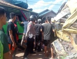 Laka Lantas Truk Vs Bis di Wajok Hilir, Supir Truk Terjepit 24 Orang Luka-luka