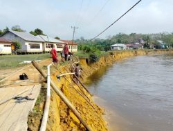 Abrasi Sungai Laur Ketapang Ancam Sekolah, Posyandu dan Puluhan Unit Rumah Warga