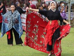 Sanggau Gelar Festival Batik Sabang Merah