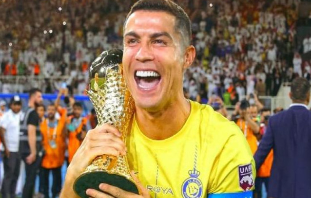 Cristiano Ronaldo Menikah di Musim Panas 2026, Trofi Piala Dunia jadi “Maskawin” Cristiano Ronaldo Menikah di Musim Panas 2026, Trofi Piala Dunia jadi “Maskawin”