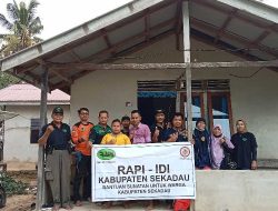 Program Sunat RAPI-IDI Sekadau Ajak PWI Bantu Penderita Lumpuh Satu Keluarga di Gonis Rabu