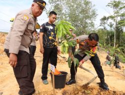 Polres Sanggau Lakukan Penanaman Pohon Dalam Rakorbin SDM dan PNS Polri