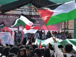 Ratusan Warga Gelar Aksi Solidaritas untuk Palestina