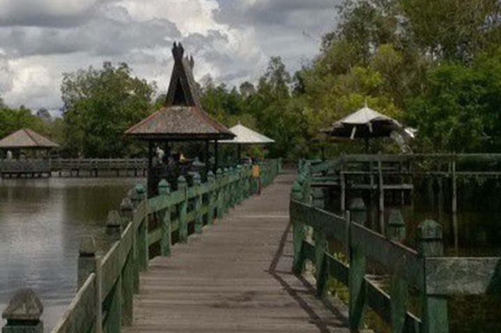 Danau Tahai di Kalimantan Tengah/(instagram/@ucipalangkaraya)