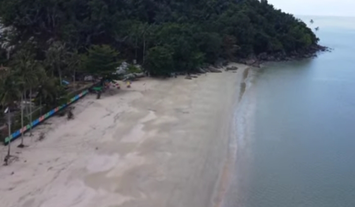 Pantai Bukit Raya Putri Serai Kalimantan Barat/(YouTube/@SKYMATE DRONE)