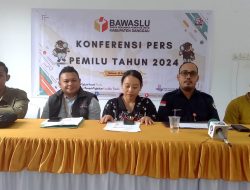 Bawaslu Sanggau Tertibkan Ribuan Atribut Kampanye di Masa Tenang Pemilu 2024