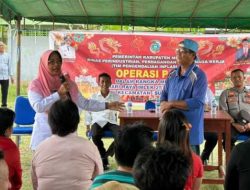 Operasi Pasar di Semudun, Bupati Mempawah Erlina Sosialisasikan Pemilu 2024