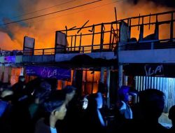 Delapan Ruko di Pasar Sungai Kunyit Mempawah Terbakar