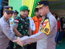 Kapolres Sanggau Cek Posyan Operasi Ketupat Kapuas 2024 di Pasar Pujasera