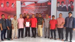 Mantan Camat Toba dan Kapuas Ambil Formulir Bacawabup di PDIP Sanggau
