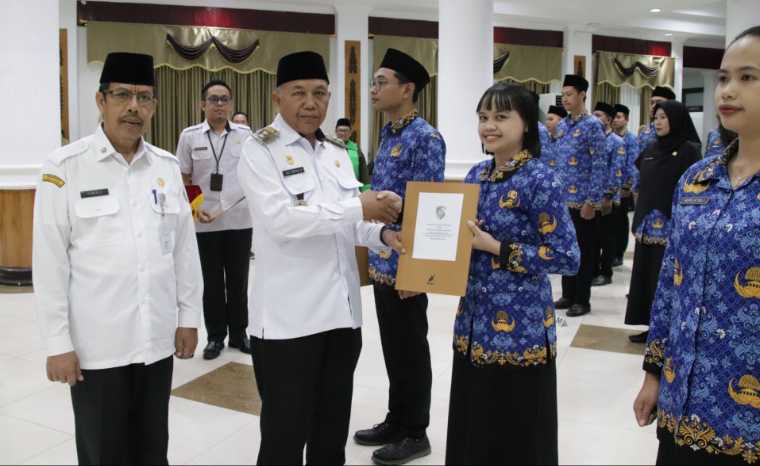 50 CPNS Resmi Diangkat Jadi PNS, Wabup Mempawah Ingatkan Tanggung Jawab ASN  – SUARAKALBAR.CO.ID