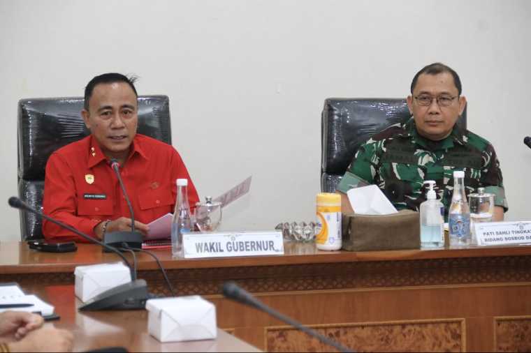 Wagub Kalbar Krisantus dan TNI AD Kaji Strategi Pembinaan Ormas Sosial Budaya